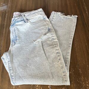 So high rise mom jeans 5/27*